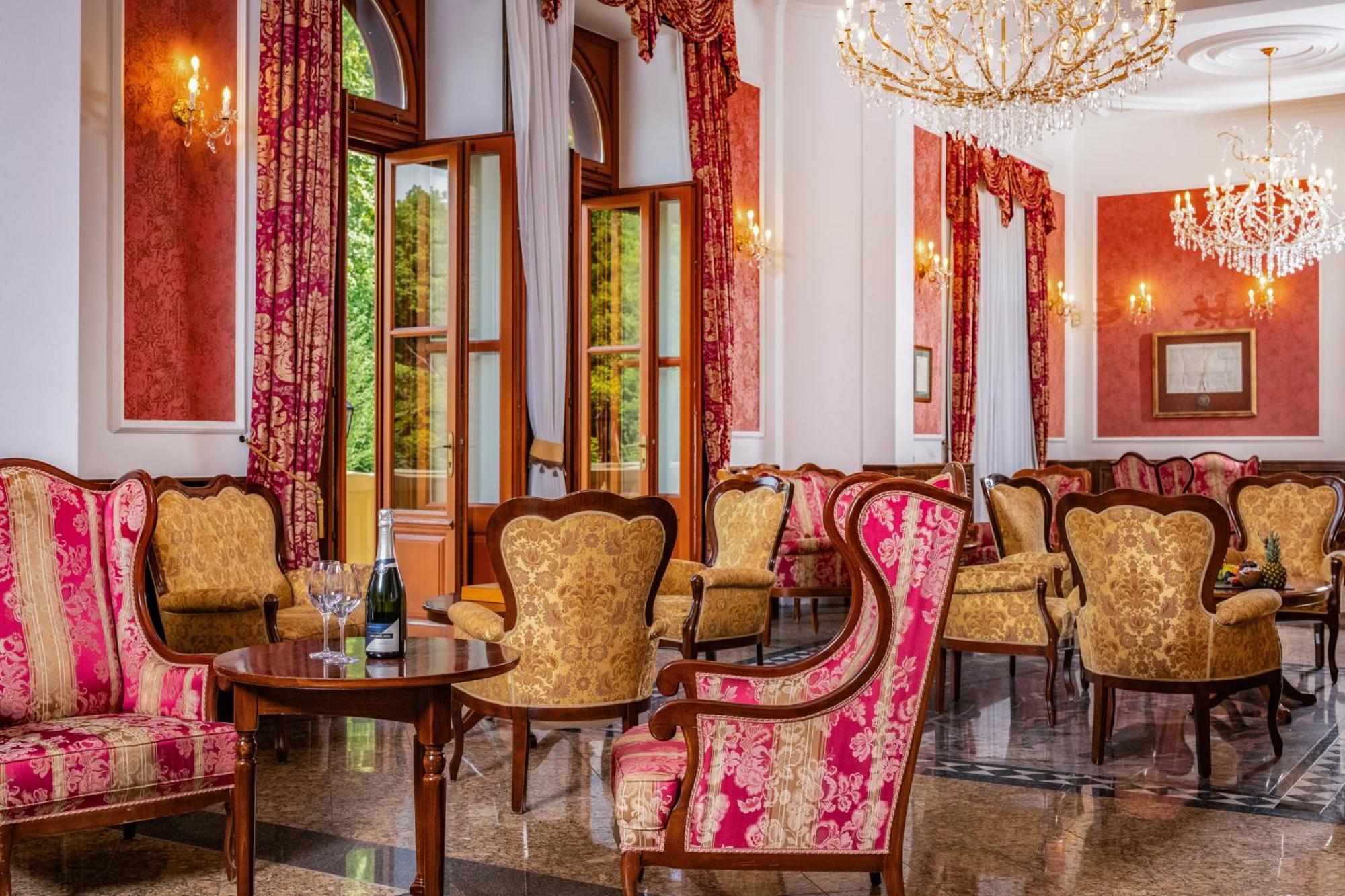 Kastelyhotel Sasvar Resort Parádsasvár Zewnętrze zdjęcie