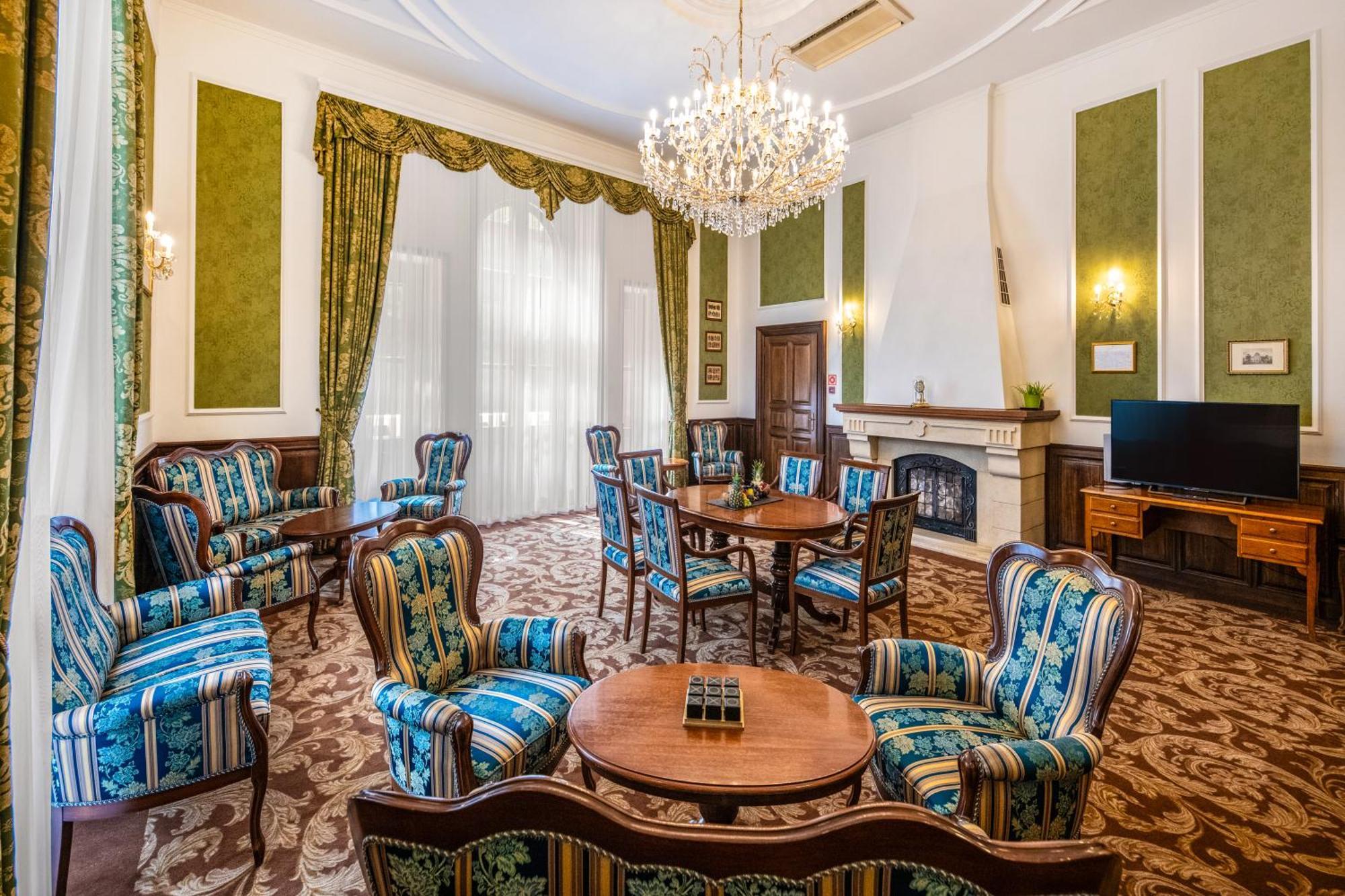 Kastelyhotel Sasvar Resort Parádsasvár Zewnętrze zdjęcie