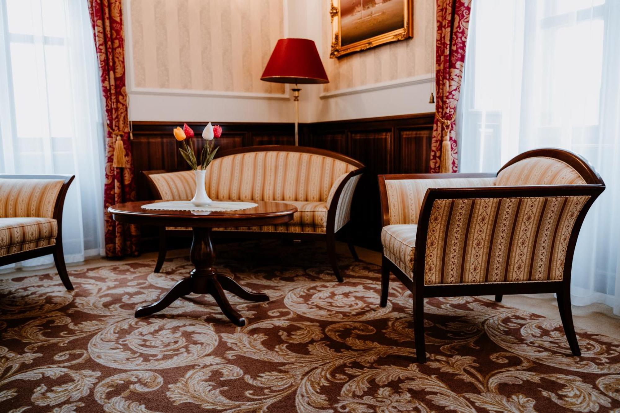 Kastelyhotel Sasvar Resort Parádsasvár Zewnętrze zdjęcie