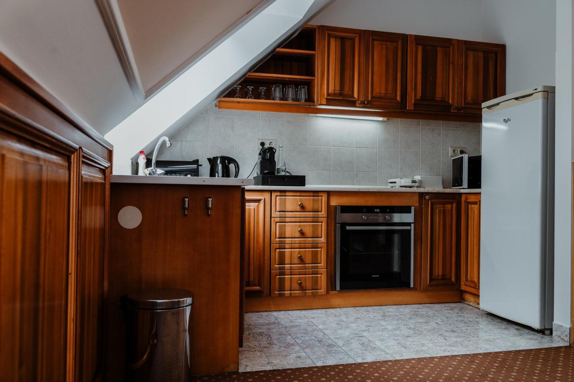 Kastelyhotel Sasvar Resort Parádsasvár Zewnętrze zdjęcie