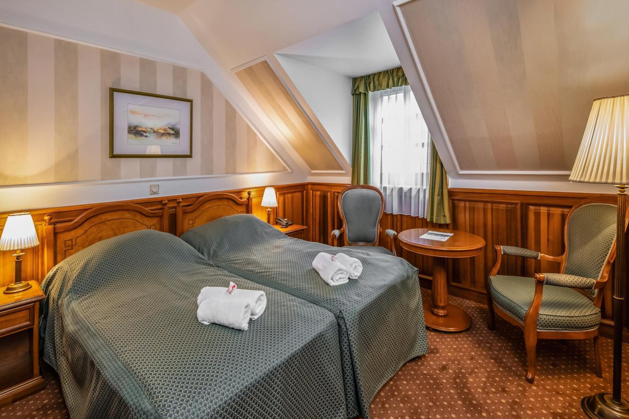 Kastelyhotel Sasvar Resort Parádsasvár Zewnętrze zdjęcie